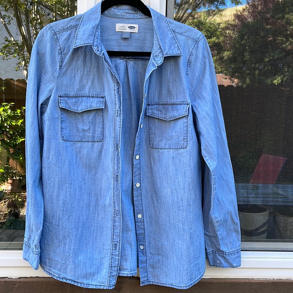 Old Navy women’s denim shirt size M